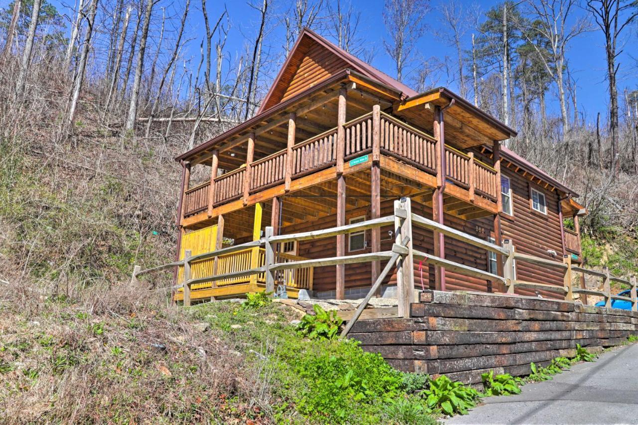 Gatlinburg Cabin With Loft And Game Room 1 Mi To Town Exterior foto